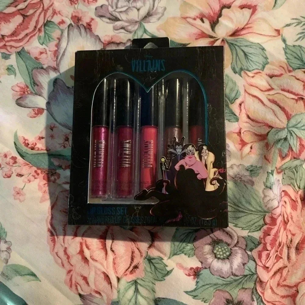 🤎SOLD🤎NWT Disney Villain Ladies 5 PK of Lipgloss 5 different shades - Picture 1 of 10